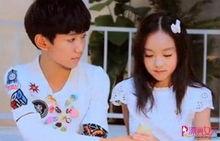 贺妈爆料双胞胎视频,萌态可掬引网友热议